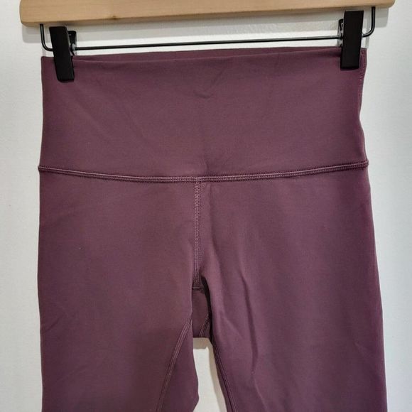 Lululemon Women’s Size 6 Burgundy Cropped Wunder Under Leggings - Picture 3 of 7